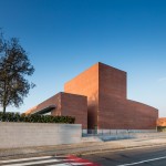 Llinars del Vallès礼堂剧院，西班牙 / Álvaro Siza Vieira + Aresta Arquitectura