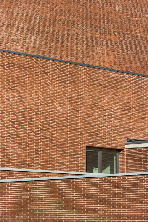 051-Public Auditorium in Llinars del Vallès, Barcelona by Álvaro Siza Vieira + Aresta Arquitectura