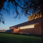 Llinars del Vallès礼堂剧院，西班牙 / Álvaro Siza Vieira + Aresta Arquitectura