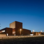 Llinars del Vallès礼堂剧院，西班牙 / Álvaro Siza Vieira + Aresta Arquitectura
