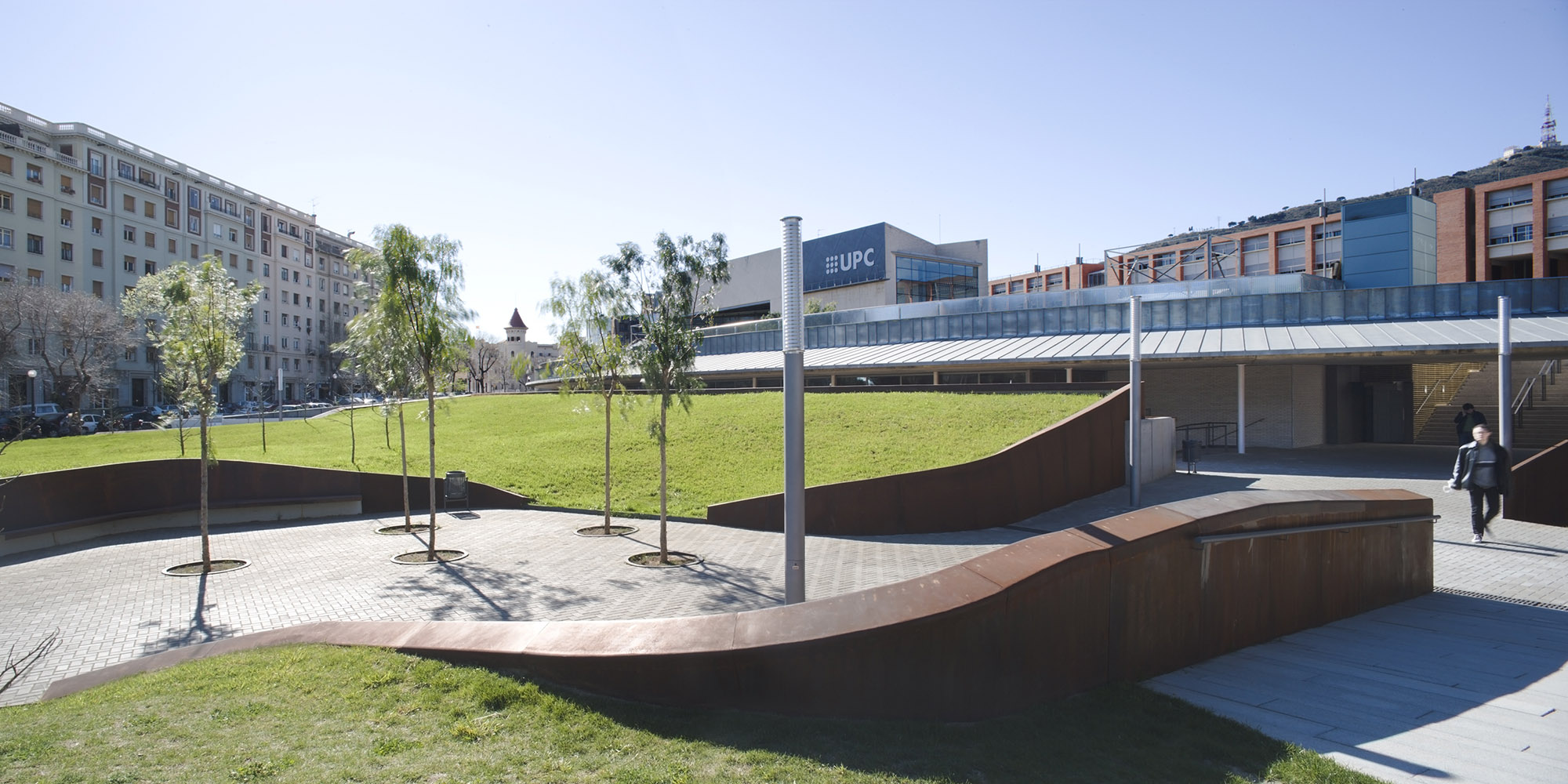 Access area of Campus Nord at UPC University by taller 9s arquitectes