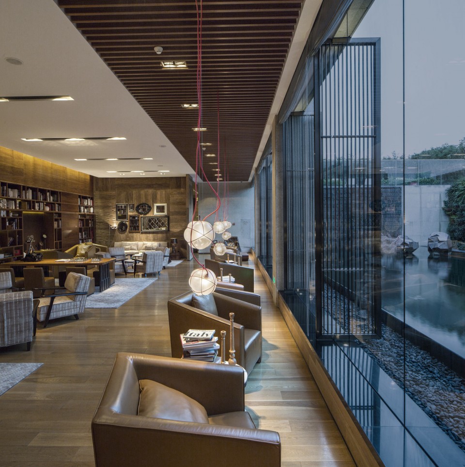 hui hotel-21-reading room
