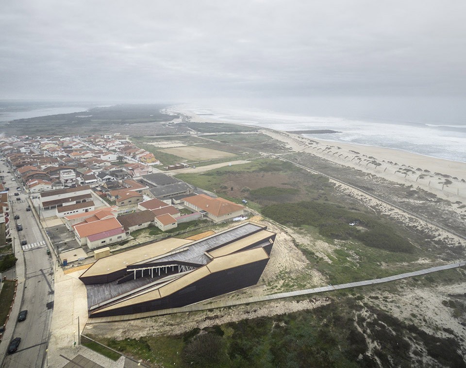 002-Costa Nova Social and Cultural Center by ARX Portugal