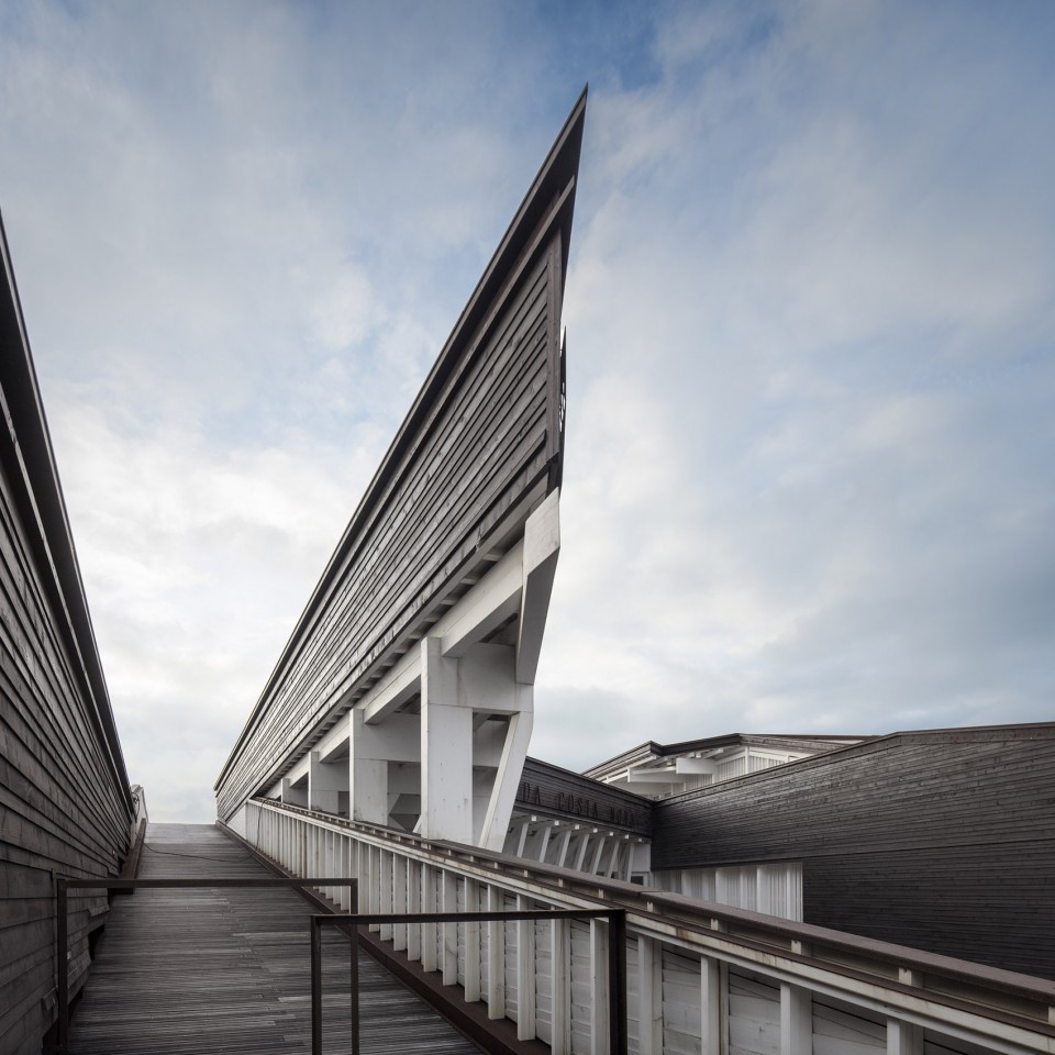 009-Costa Nova Social and Cultural Center by ARX Portugal