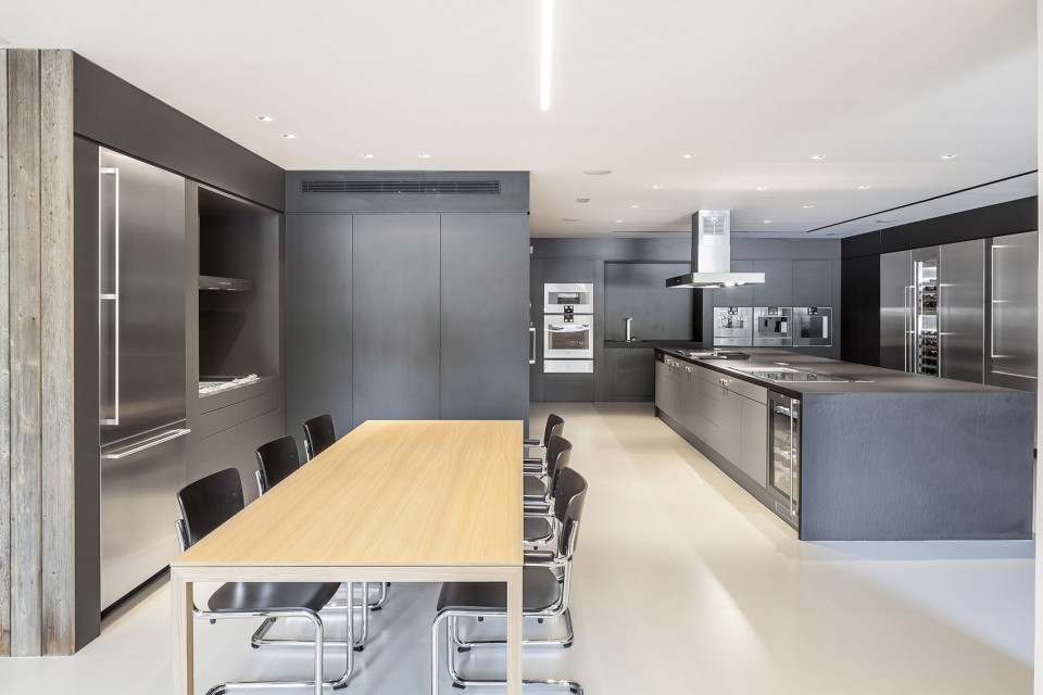011-Showroom Gaggenau by Alventosa Morell Arquitectes