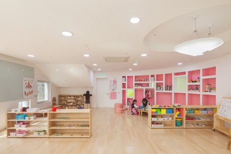 014-Flower + Kindergarten by Jungmin Nam