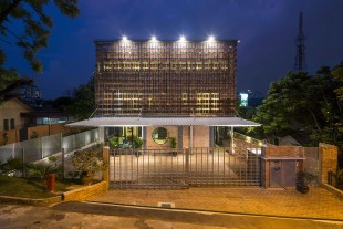 017-Clay Roof House by DRTAN LM Architect