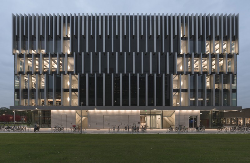 024-Polak building by Paul de Ruiter architects