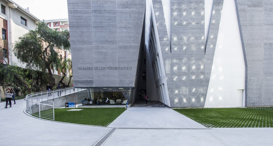 025-Foreign Language Building by AUDB