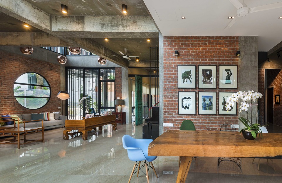 043-Clay Roof House by DRTAN LM Architect