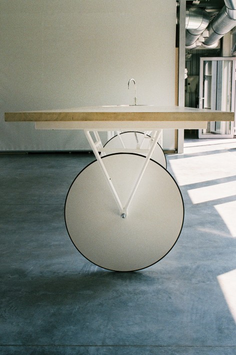 12rotating table