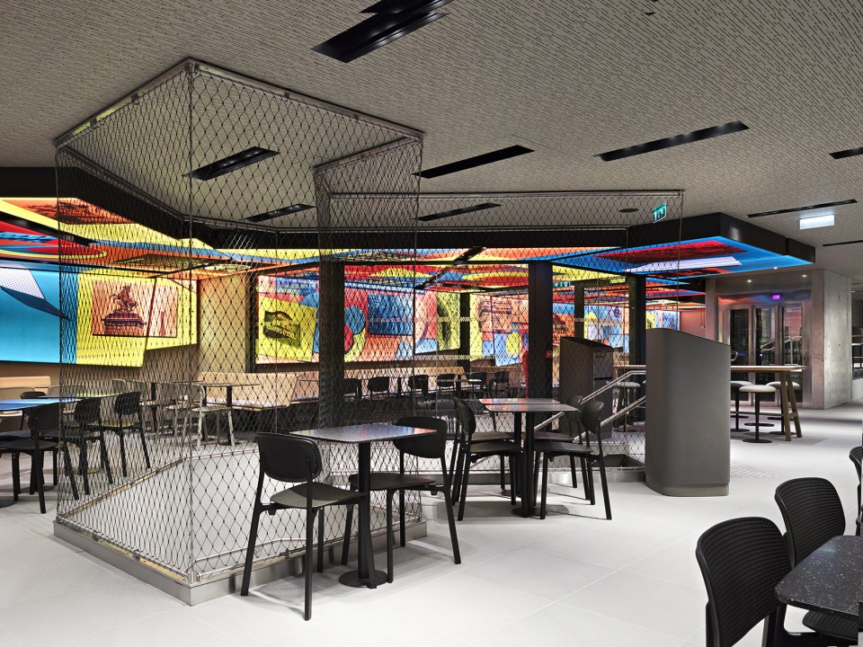 14.McD Champs Elysees New 03
