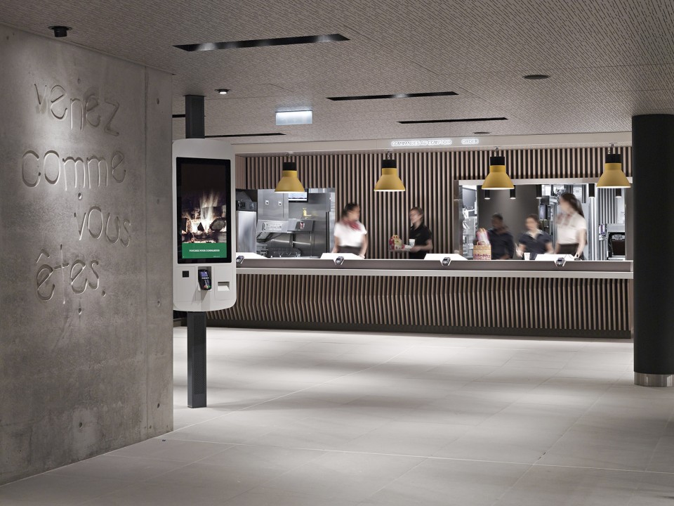 5.McD Champs-Elysees version visuels HD 62 flou