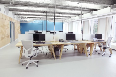 workstation_straight on_final