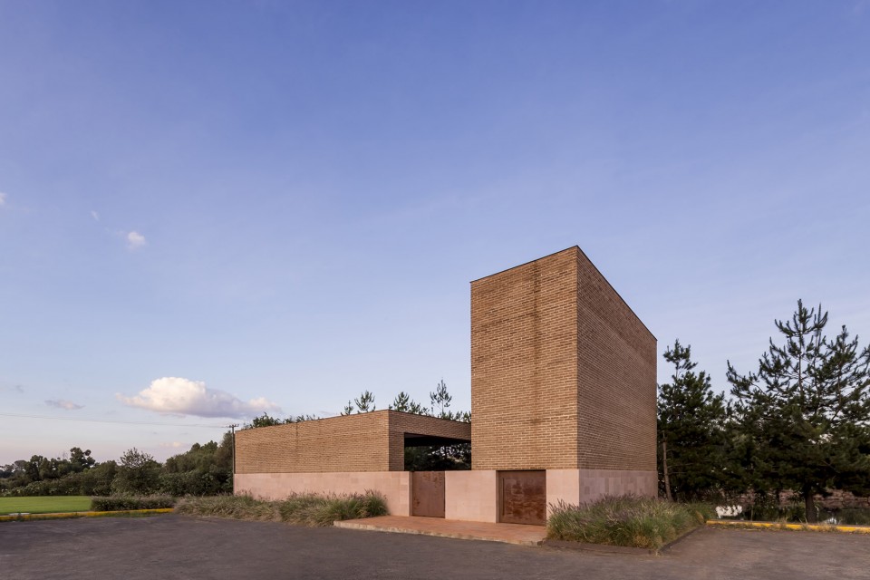 002-Centinela Chapel by estudio ALA
