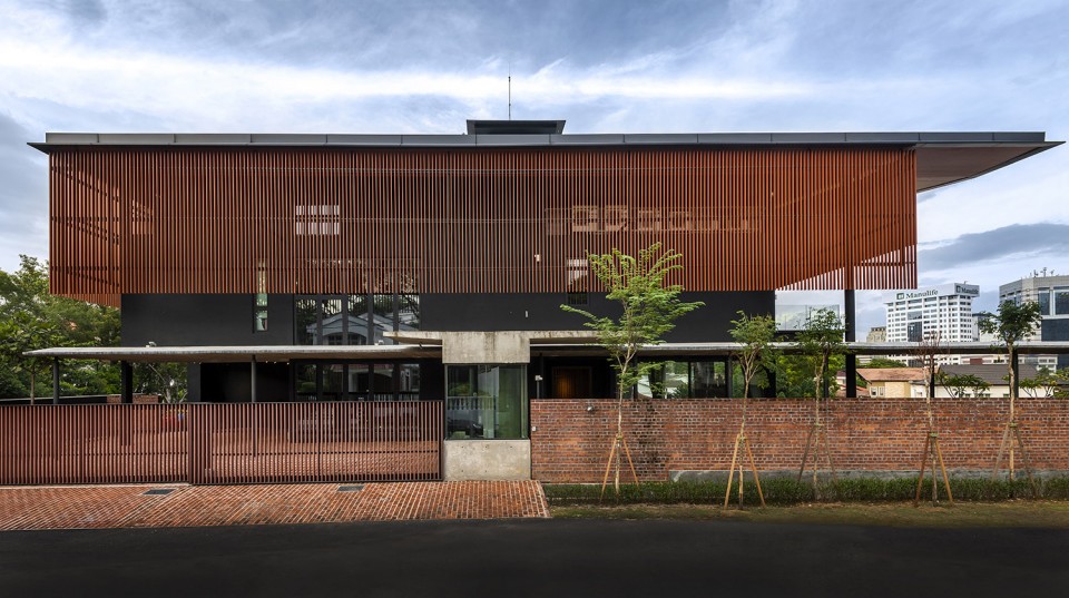 004-8D House BY DRTAN LM Architect
