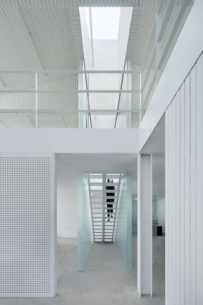004-Renovation of No.8 Building in Beijing Banbidian Industry Park by C+ Architects