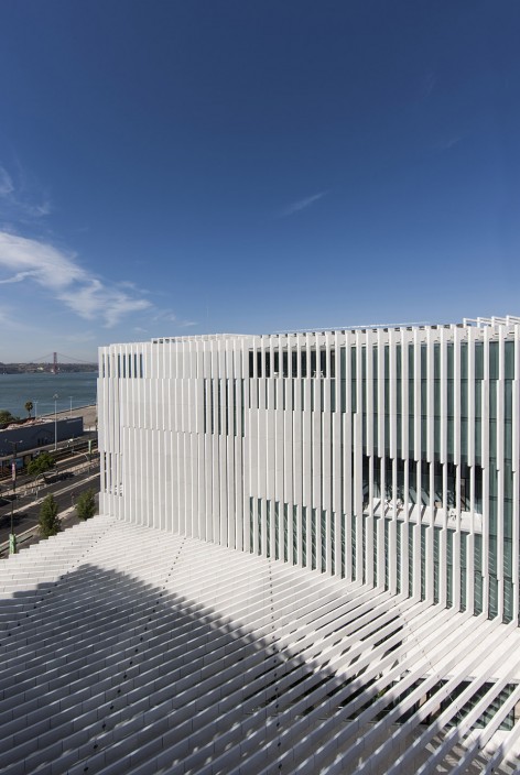 007-EDP Headquarters by Aires Mateus