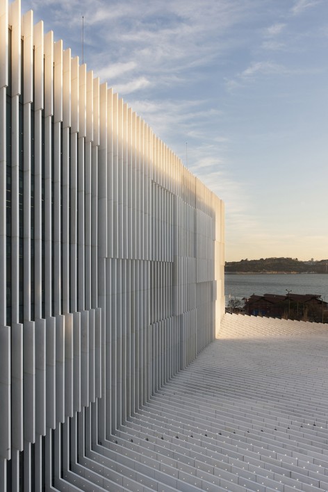 008-EDP Headquarters by Aires Mateus