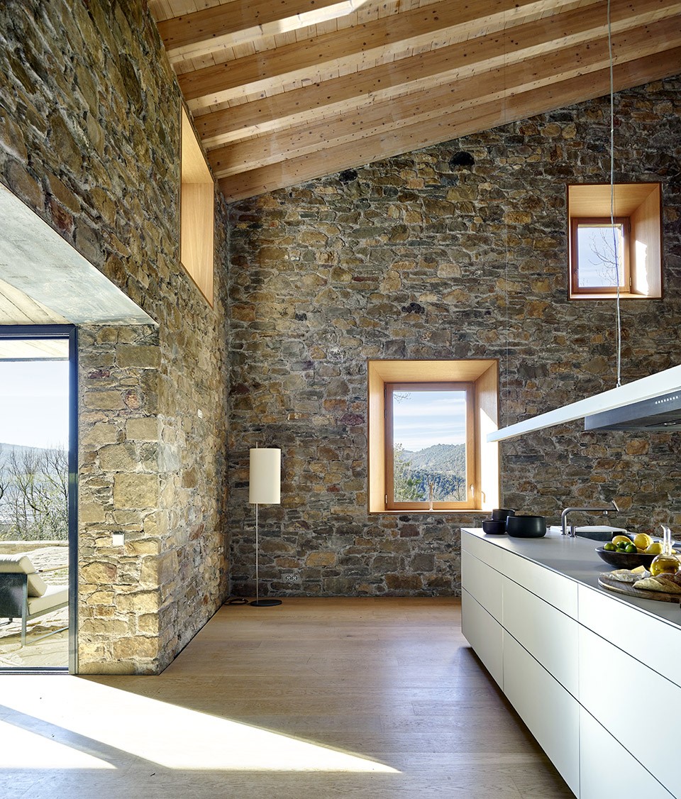 009-Rebuilding and extention of the farmhouse “Can Calau” by Montserrat Nogués Teixidor