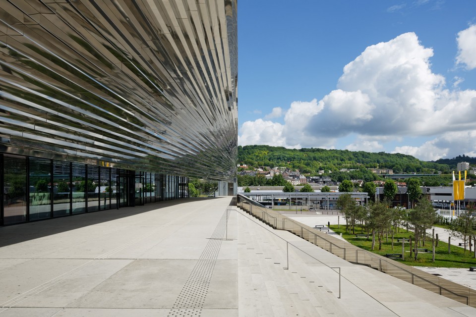 010-The Kindarena Sport Hall by Dominique Perrault Architect