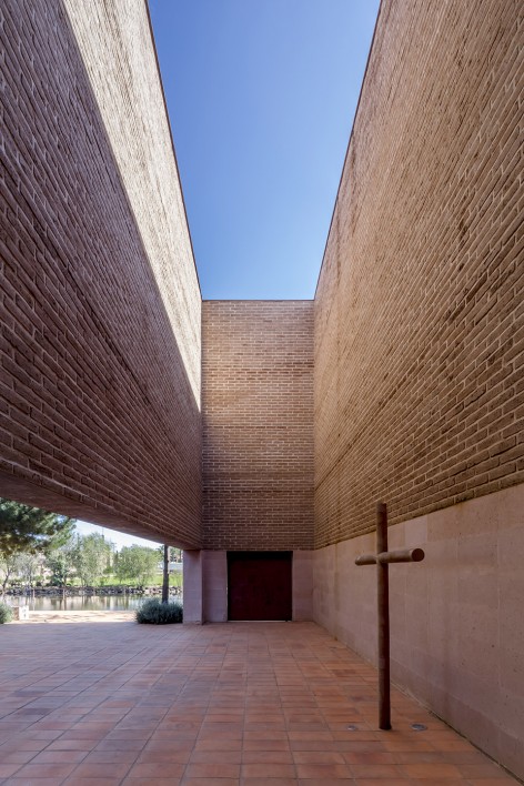 011-Centinela Chapel by estudio ALA