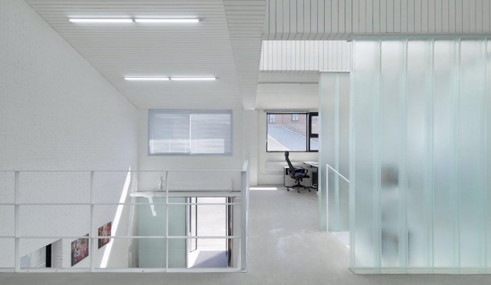014-Renovation of No.8 Building in Beijing Banbidian Industry Park by C+ Architects