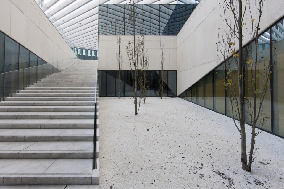 016-EDP Headquarters by Aires Mateus