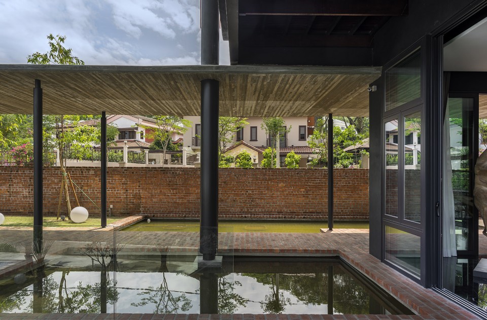 028-8D House BY DRTAN LM Architect