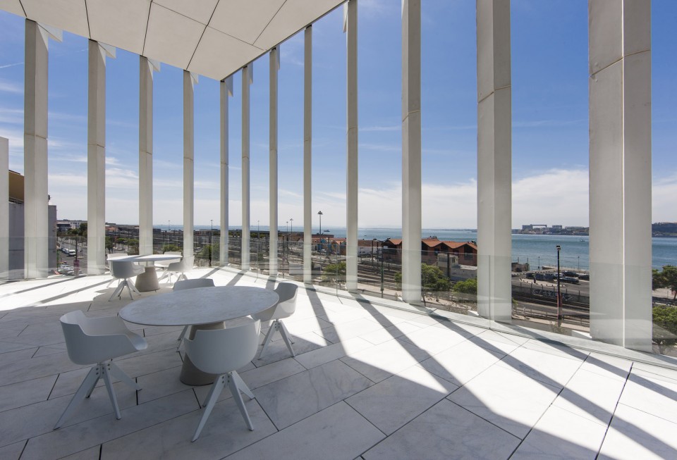 030-EDP Headquarters by Aires Mateus