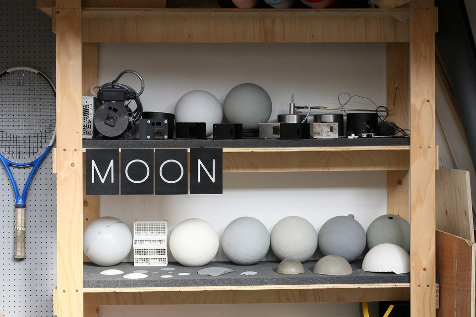 1-MOON29 Oscar Lhermitte Office