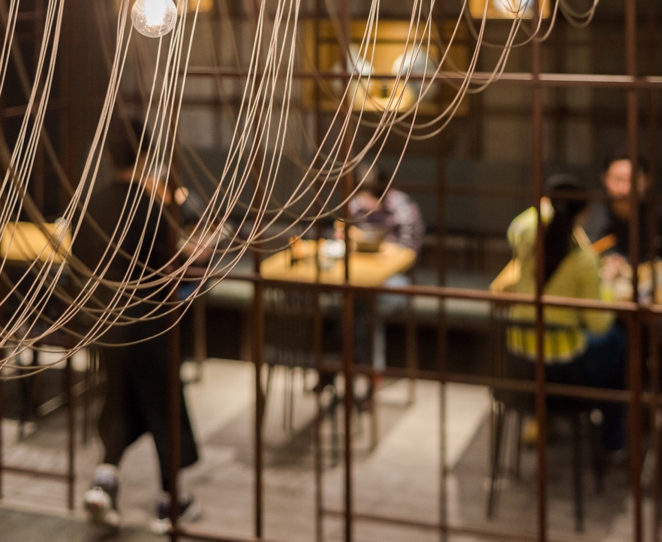 1 _LUK13_FOR WEB_2400 Noodle Diner Sanlitun SOHO, Beijing by Lukstudio