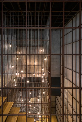 1 _LUK14_FOR WEB_2400 Noodle Diner Sanlitun SOHO, Beijing by Lukstudio