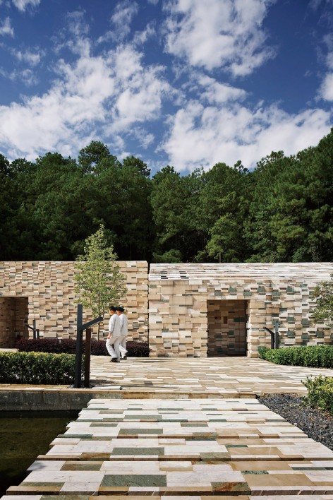 10-Yunfeng Spa Resort by Kengo Kuma and Associates1