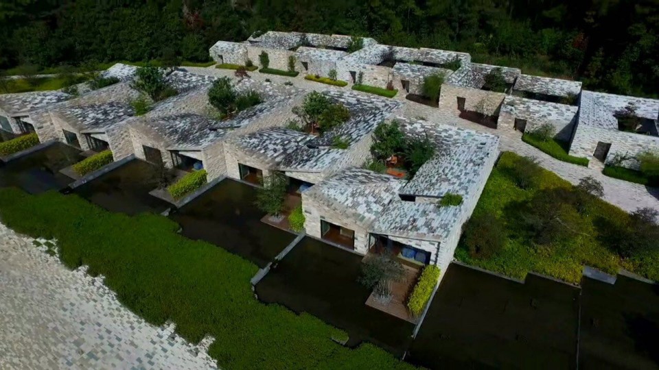 2-Yunfeng Spa Resort by Kengo Kuma and Associates1