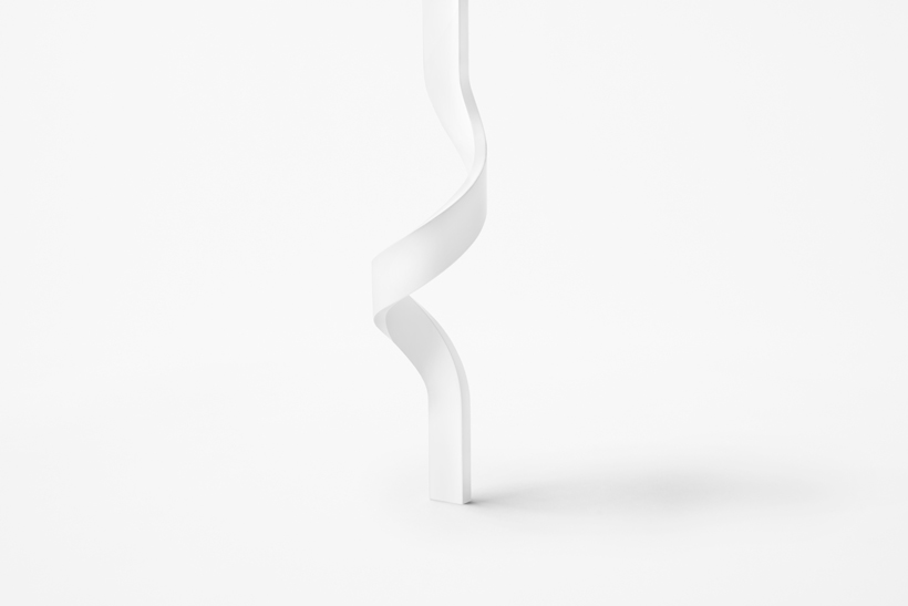 tangle_table09_akihiro_yoshida