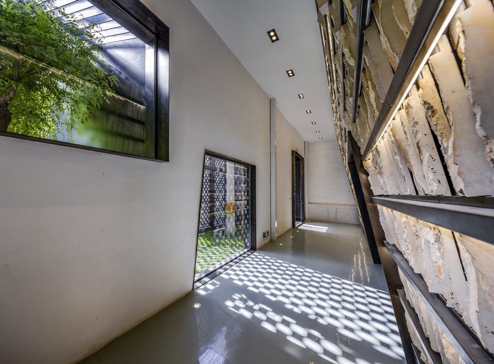 0 Photos 2-Front Hall-5