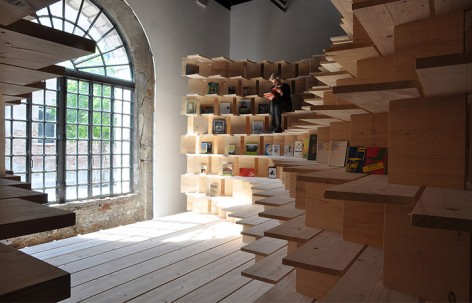 书架展馆，威尼斯 / Dekleva Gregoric architects