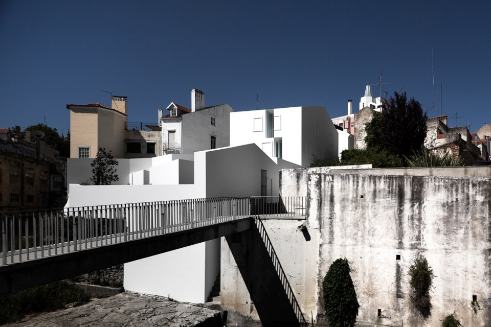 005-House in Alcobaça by Aires Mateus