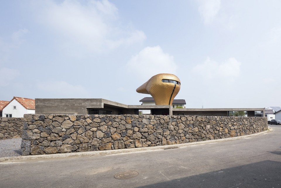 007-Wind House by MOONBALSSO
