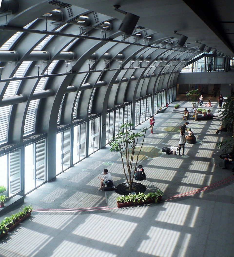 012-12_Station pathwayTaipei MRT Daan Park Station