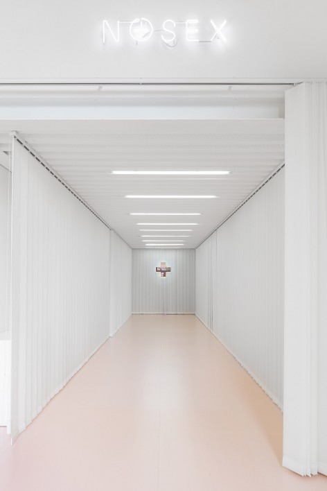 02-entrance no-sex