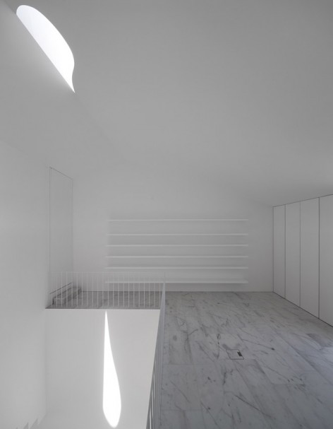022-House in Alcobaça by Aires Mateus