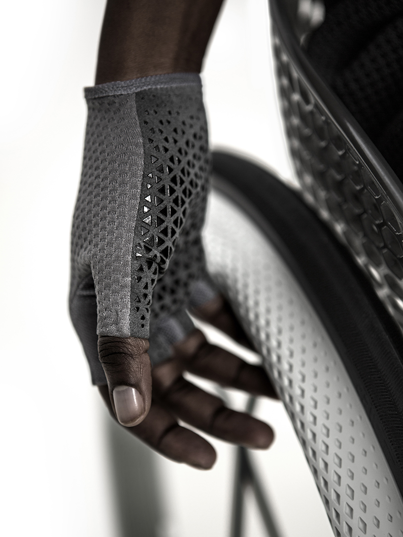 025-GO wheelchair by Layer and Materialise