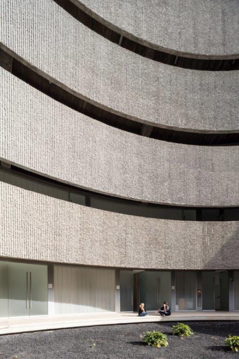 Faculty of Fine Arts by gpy arquitectos PL 4864