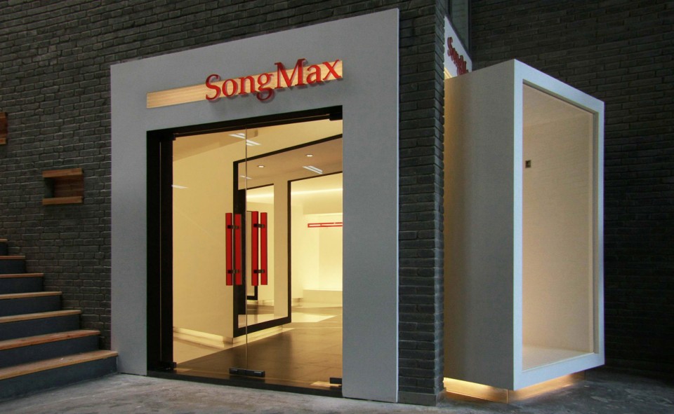 12-WEI_ElEV-SongMax-outside2