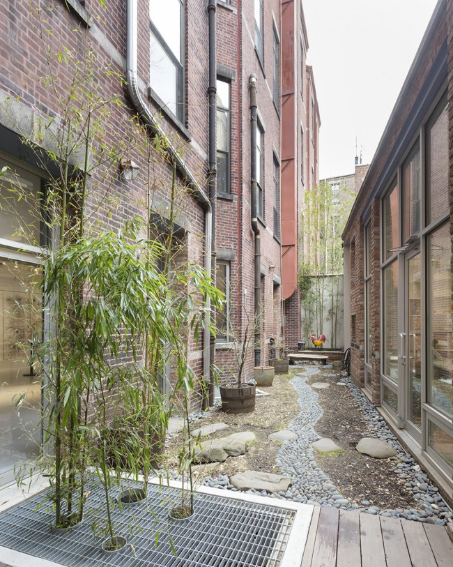 16_Courtyard_by Brett Beyer