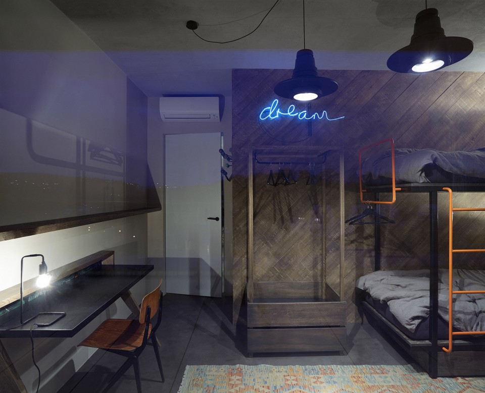 18_Formafatal_LOFT_BoysPlayNice