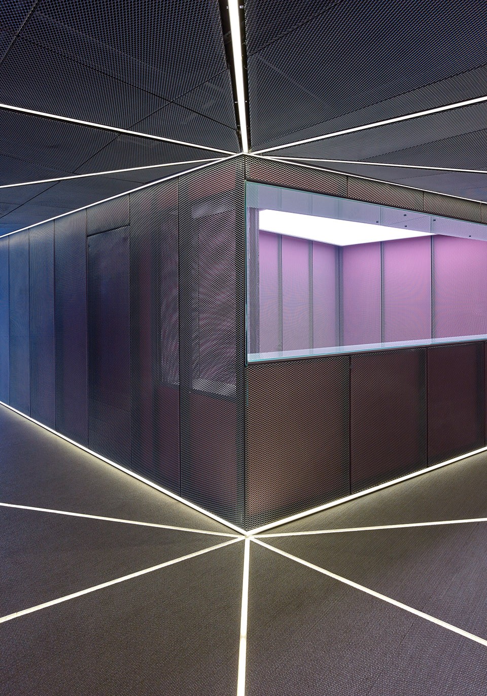 4P08_PRIVATE CLUB