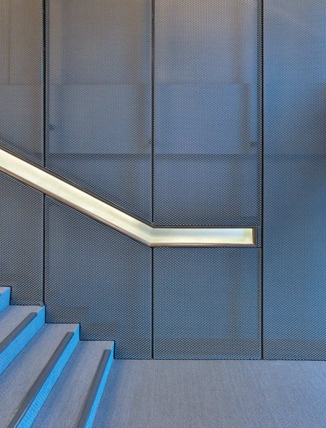 7P05_PRIVATE CLUB